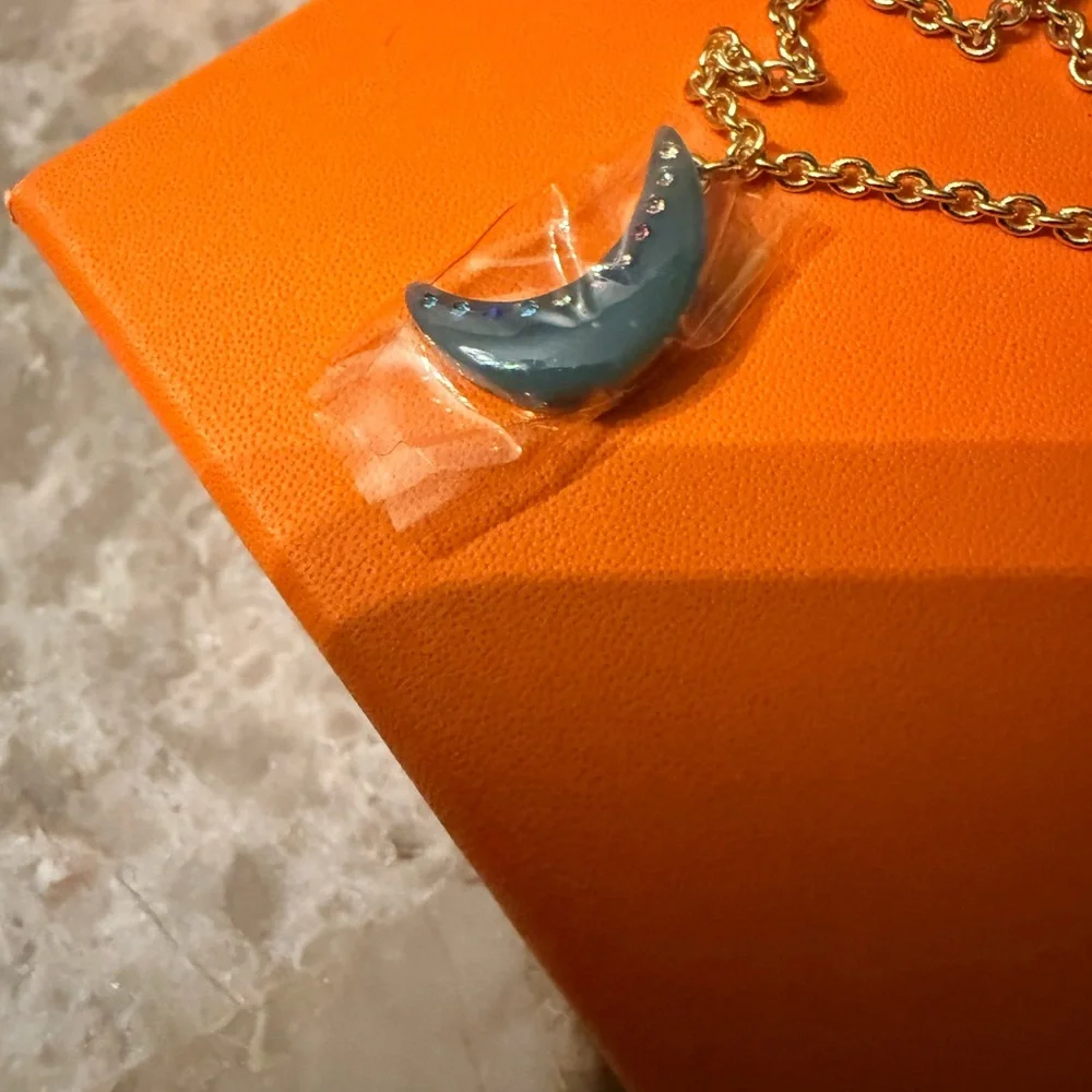 COACH Gold Multi-Charm Flower Pendant Necklace - - Picture 9 of 10